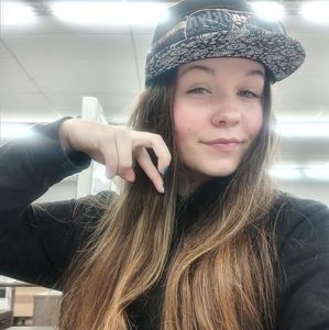 Meet your Posher, Laken